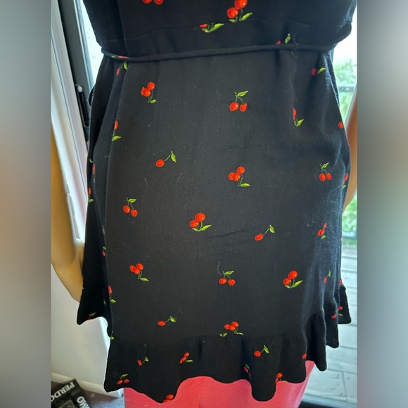 Solemio, Las Angeles. Black, wrap top with cherry print. Sz. S women’s - Picture 6 of 10